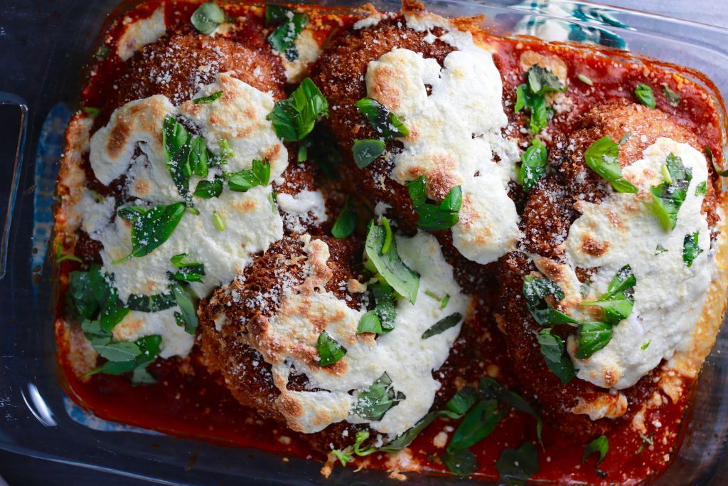 Easy Chicken Parmesan Recipe is a perfect weeknight dinner1