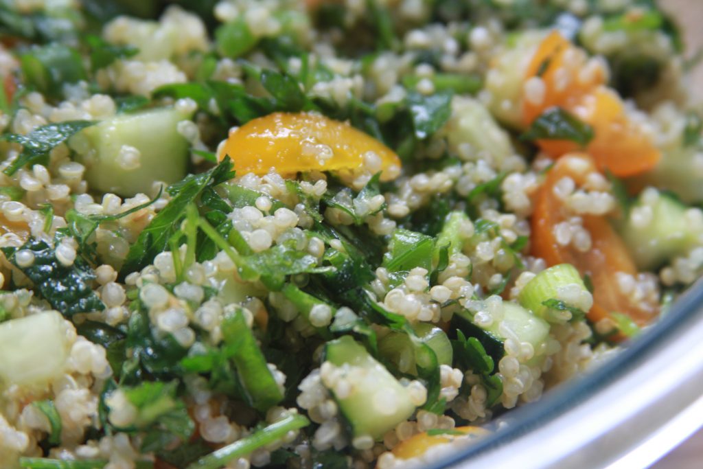 Explore the fresh flavors of Tabouli quinoa salad this spring-3