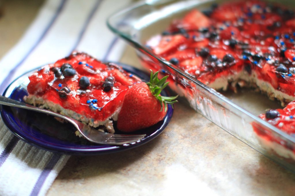 Mixed berry pretzel salad: recipe & video by Everybody Craves