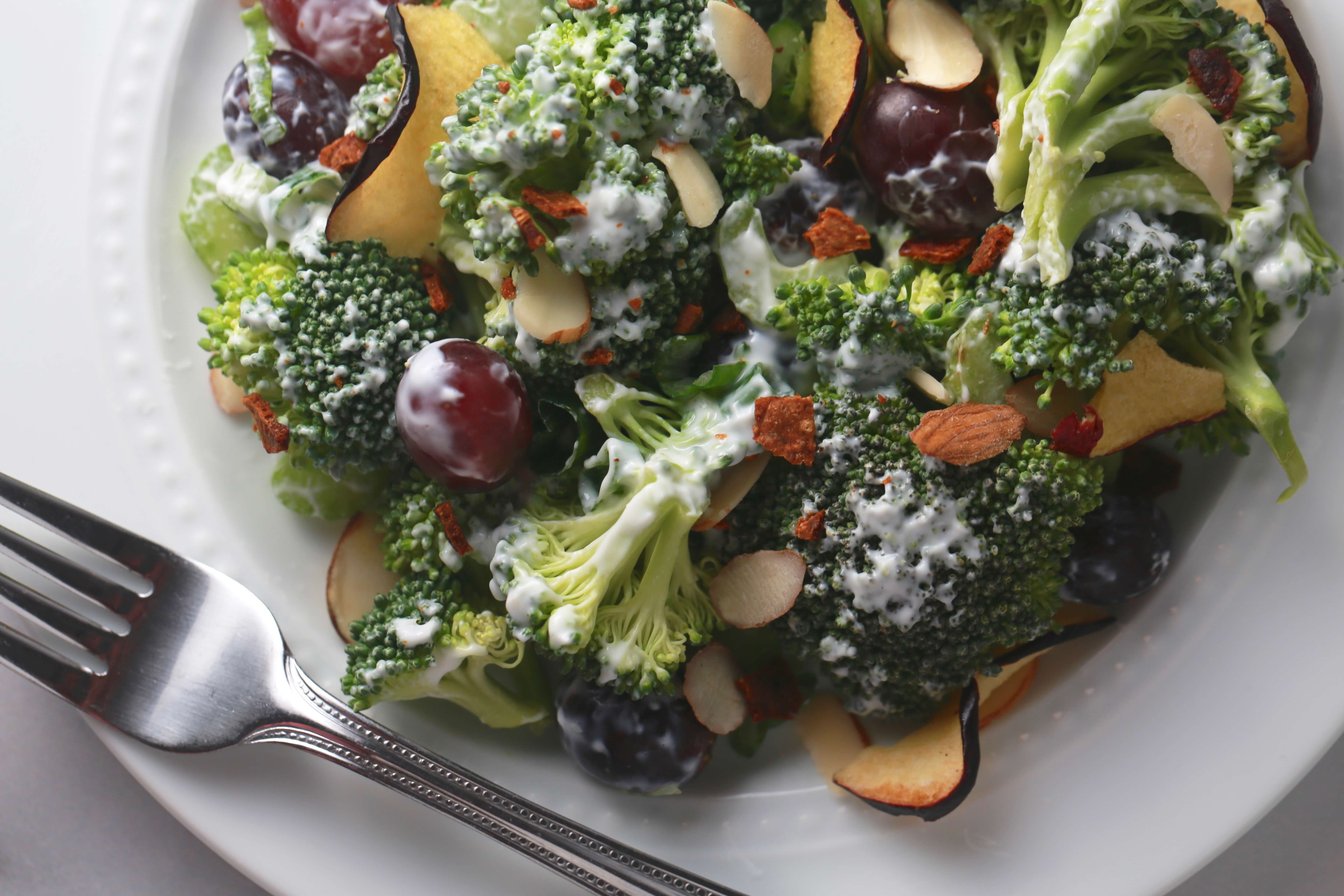 The Best Broccoli salad with turkey bacon_1