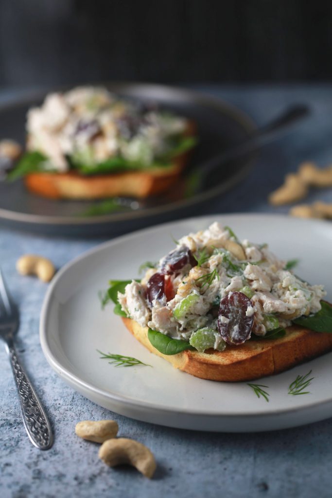 The best chicken salad with grapes and cashews_3