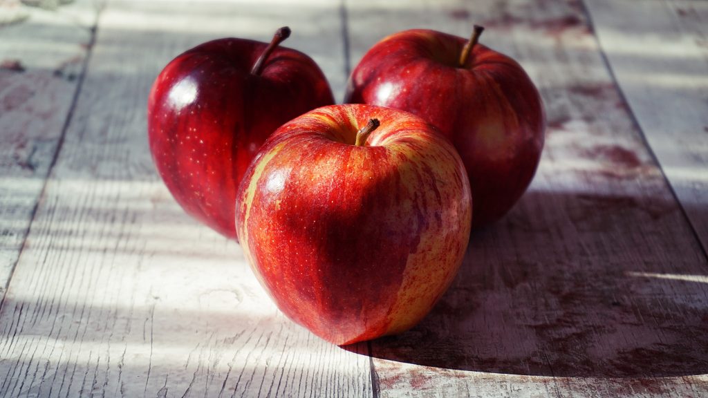 What produce is in season in September?_apples