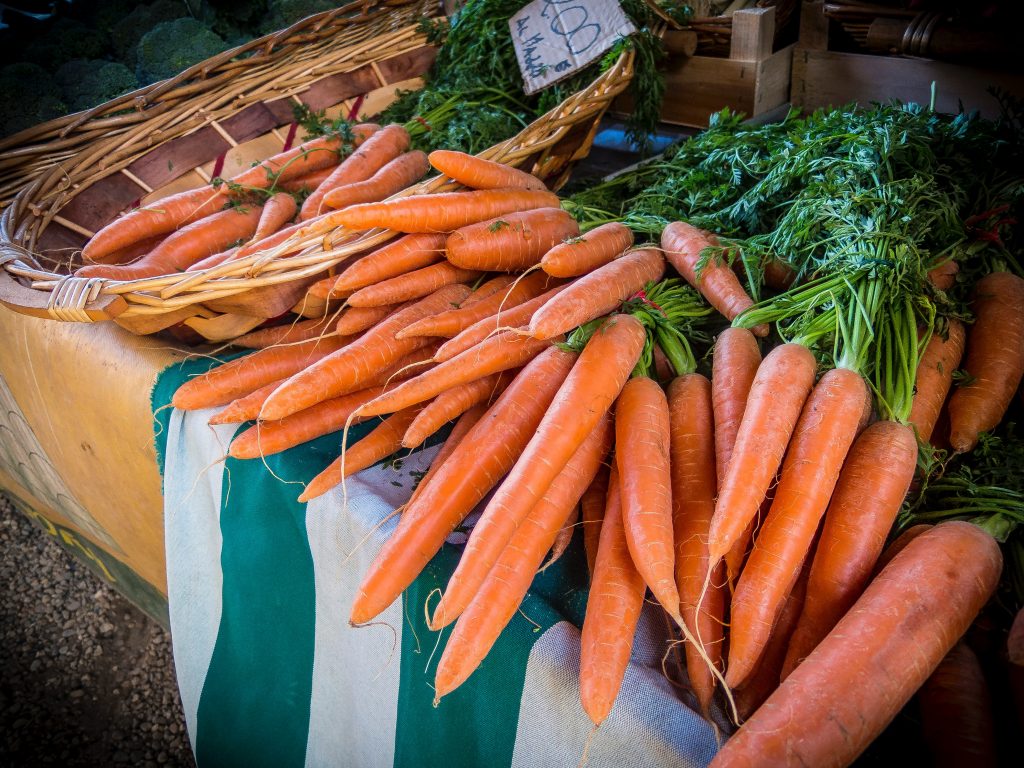 What produce is in season in September?_carrots