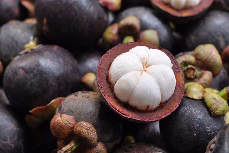 10 unusual fruits you've probably never tried before_mangosteen - mangosteen