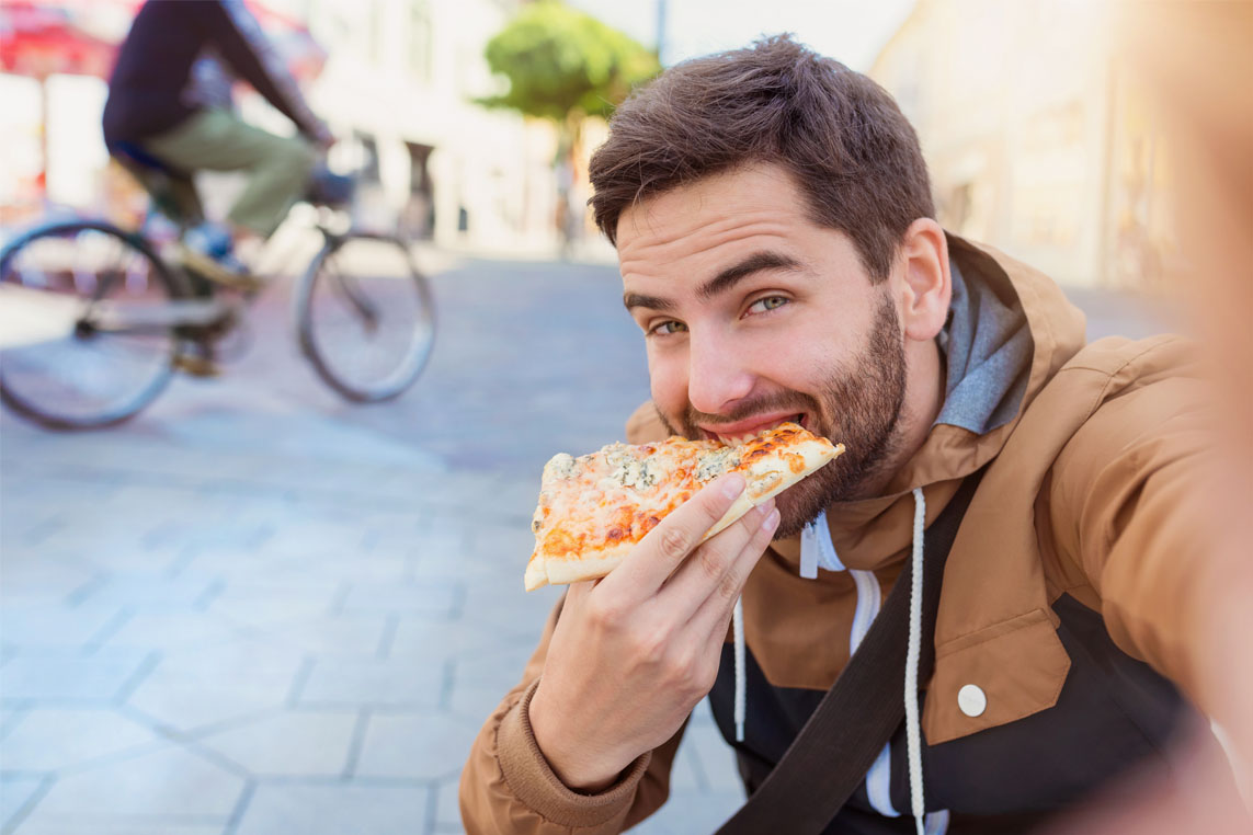 человек ест пиццу фото фото 56