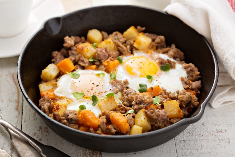 5 Types of foods to avoid cooking in your cast iron skillet