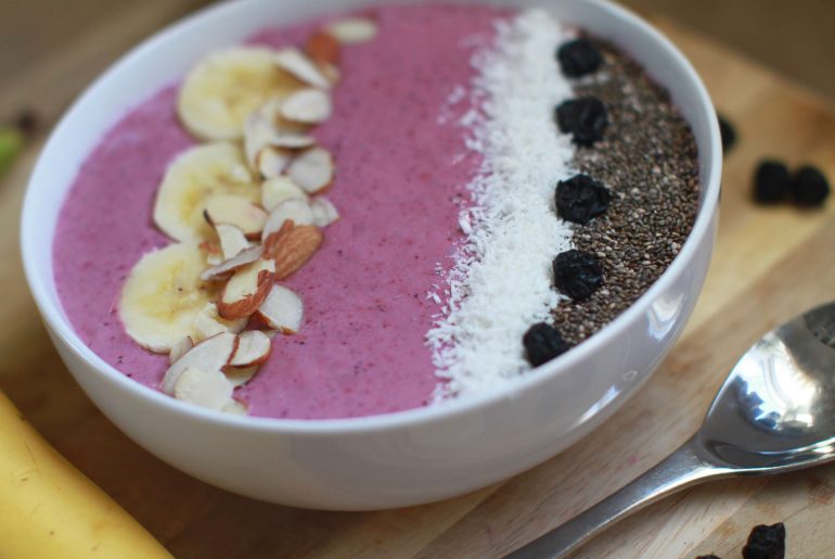 Berry breakfast smoothie bowl brings a smart start to the day