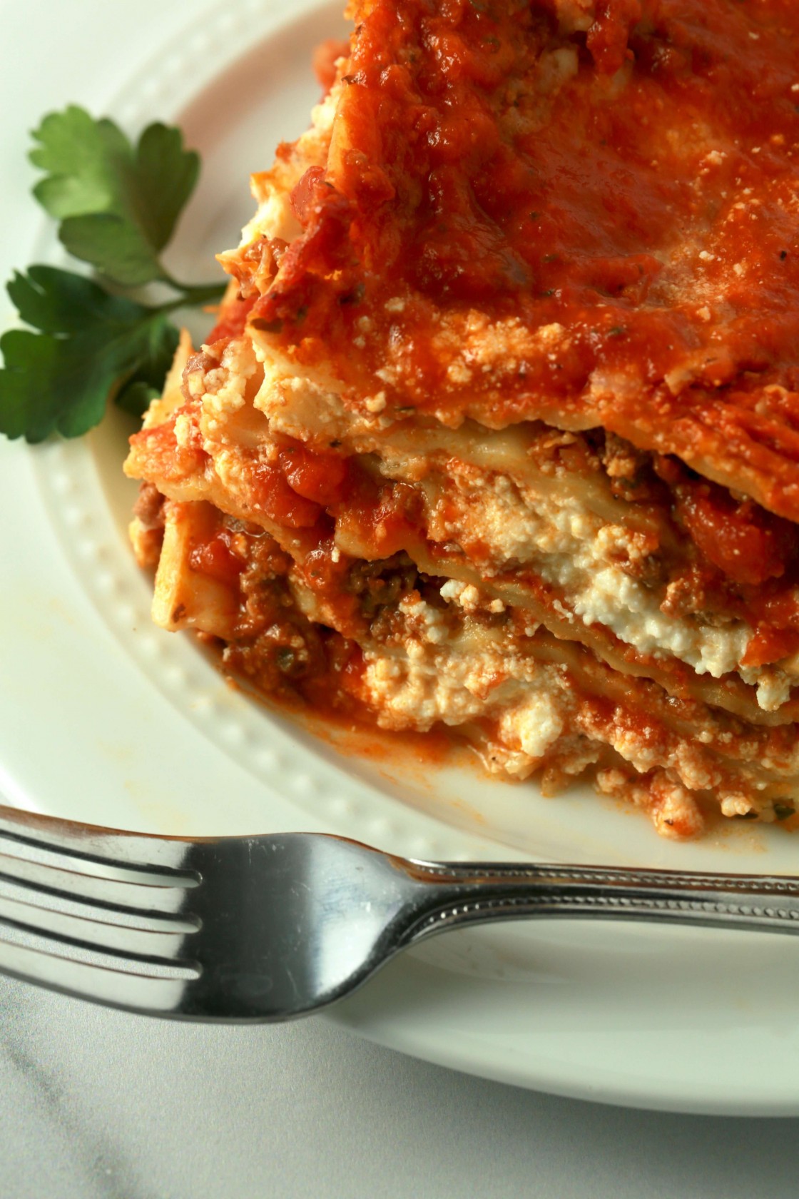 Classic 3 cheese lasagna with meat sauce recipe - EverybodyCraves