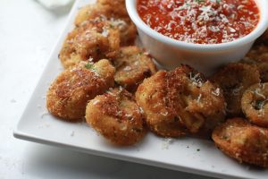 Crispy Cheese Tortellini Appetizer with a kick_2