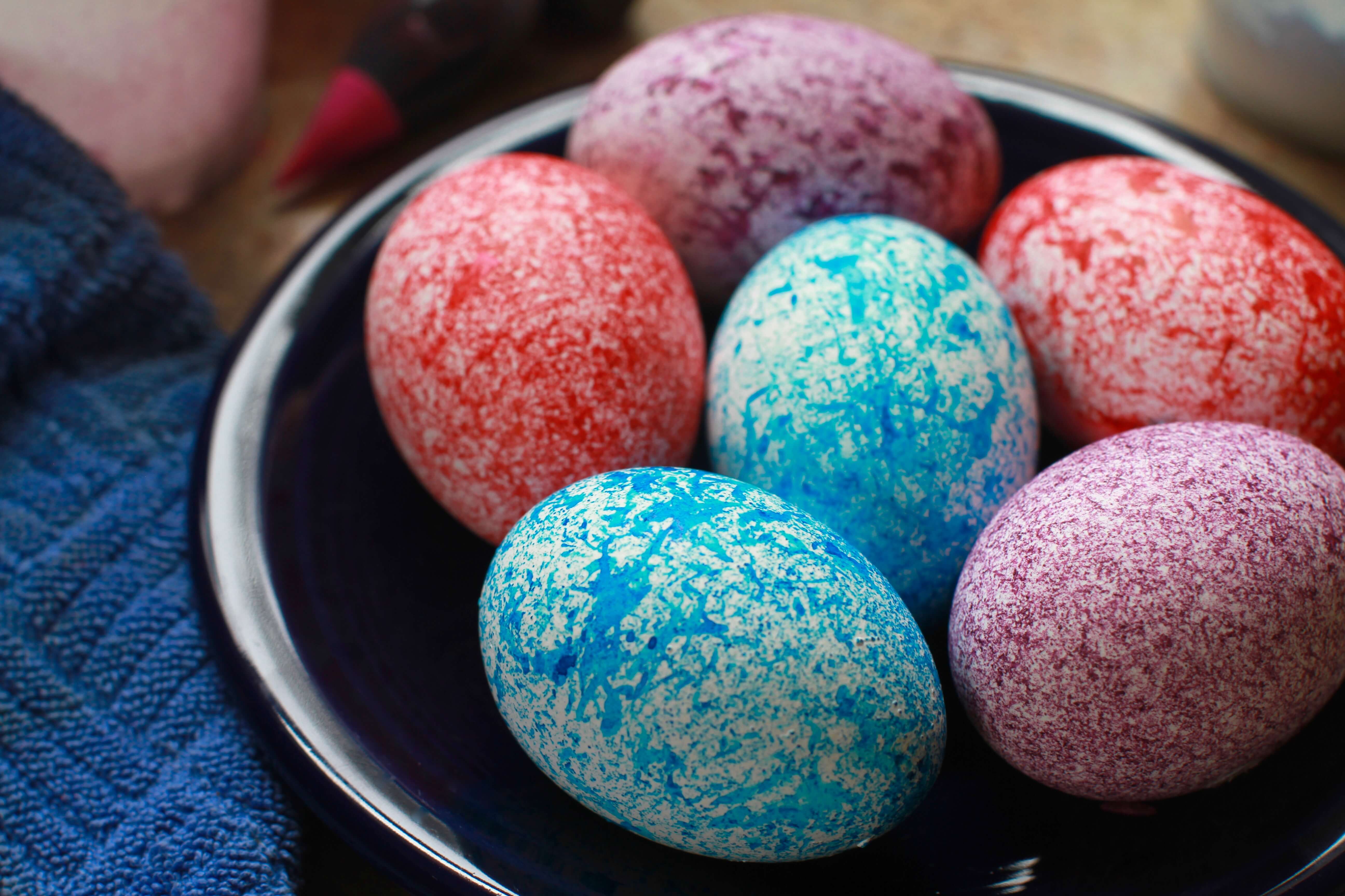 Dye speckled Easter eggs using rice this spring   EverybodyCraves