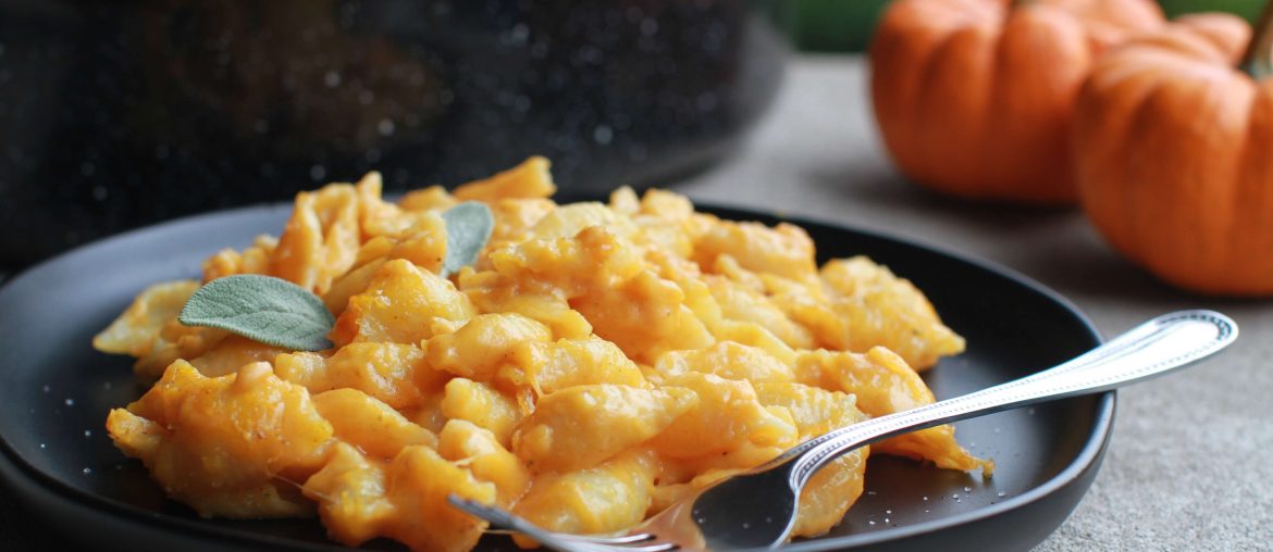 Pumpkin Mac and Cheese perfect for fall7