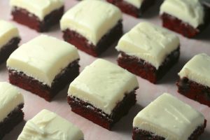 Red Velvet Brownies with cream cheese frosting_2