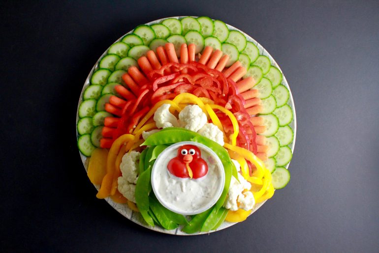 This Turkey Veggie Tray will be the talk of Thanksgiving_vegetables_2