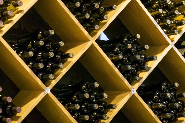 Why you should always store your wine horizontally
