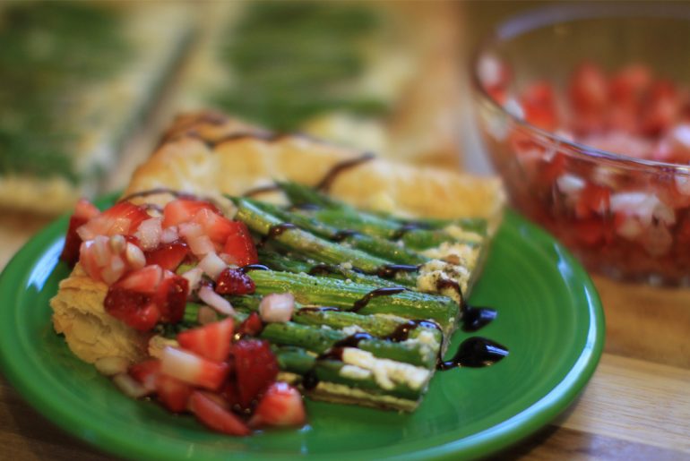Asparagus tart with strawberry salsa by Everybody Craves