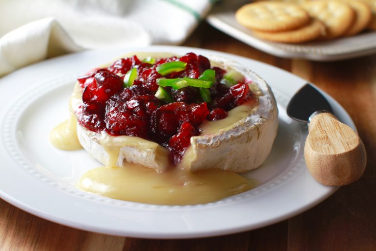 baked brie with cranberry jalapeno jam_8