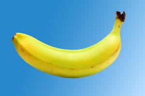 Man orders gluten-free breakfast on flight, gets single banana by Everybody Craves