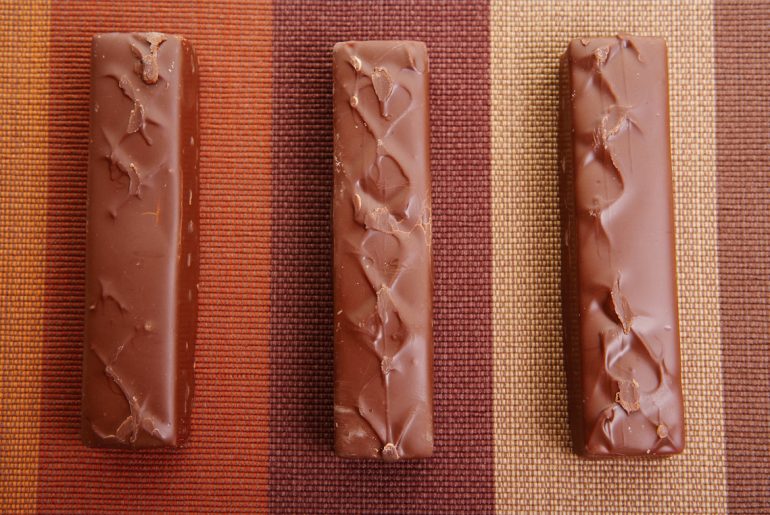 Your favorite candy bars will have less calories by 2022 by Everybody Craves