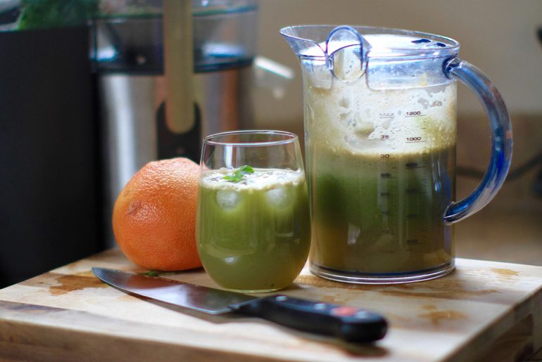 Skip spa and refresh your morning with cucumber, grapefruit, mint juice by Everybody Craves